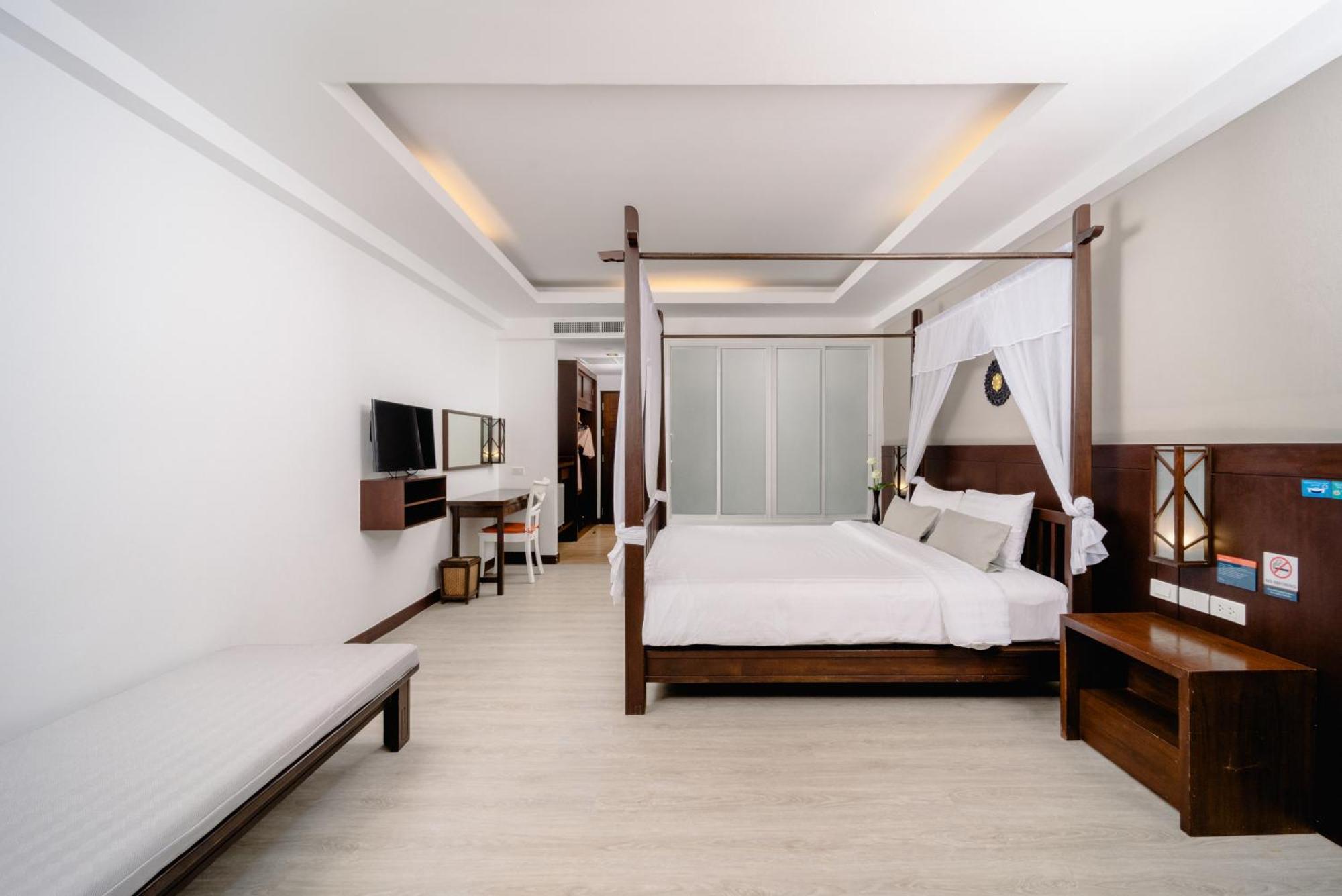 Deluxe Double or Twin Room